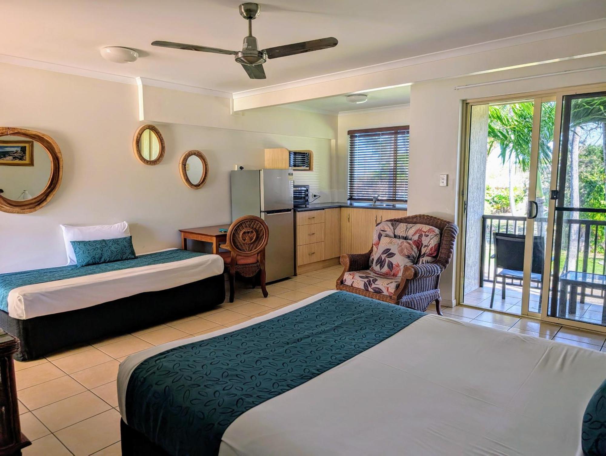 Rose Bay Resort Bowen Exterior foto