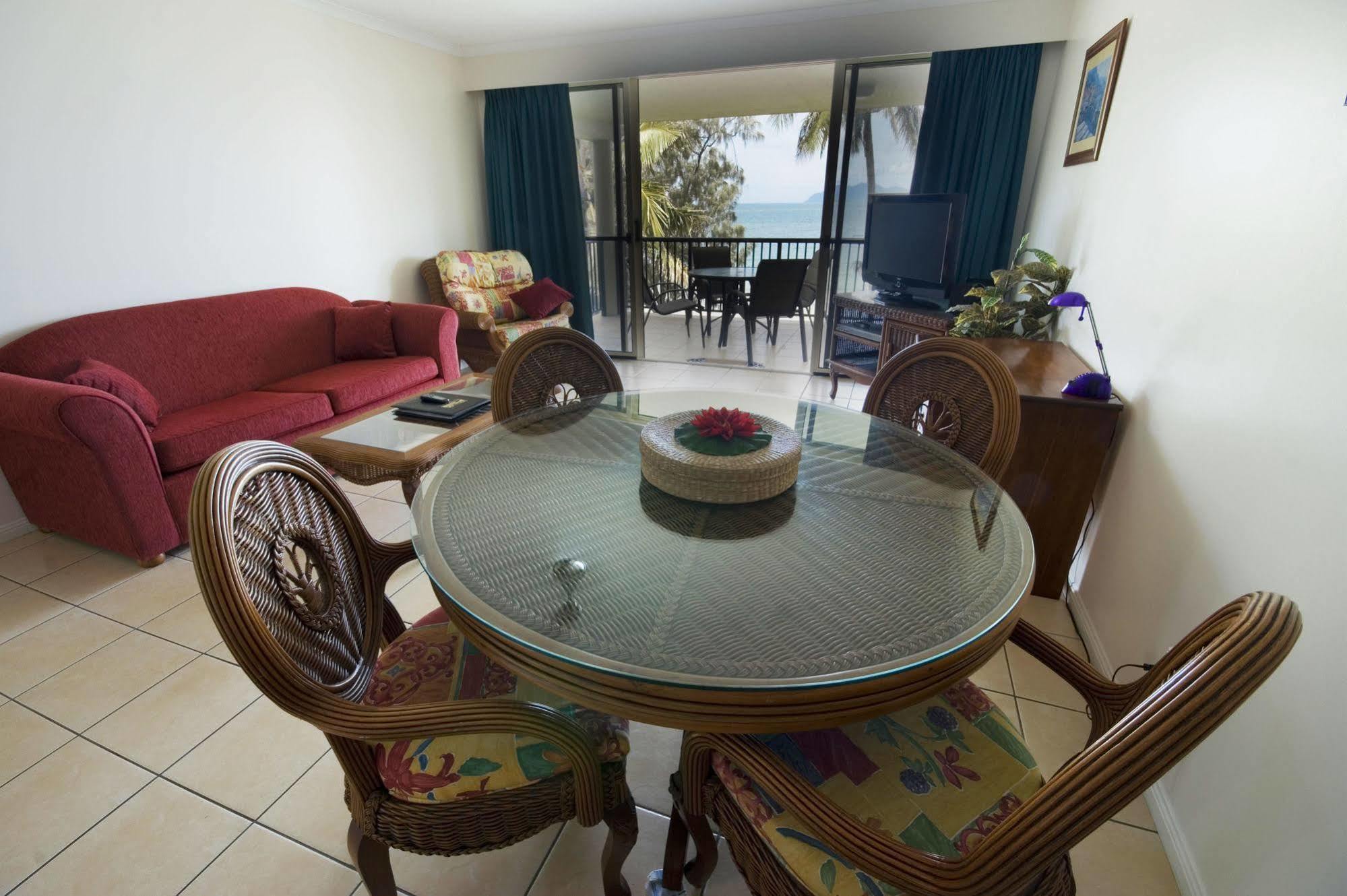 Rose Bay Resort Bowen Exterior foto