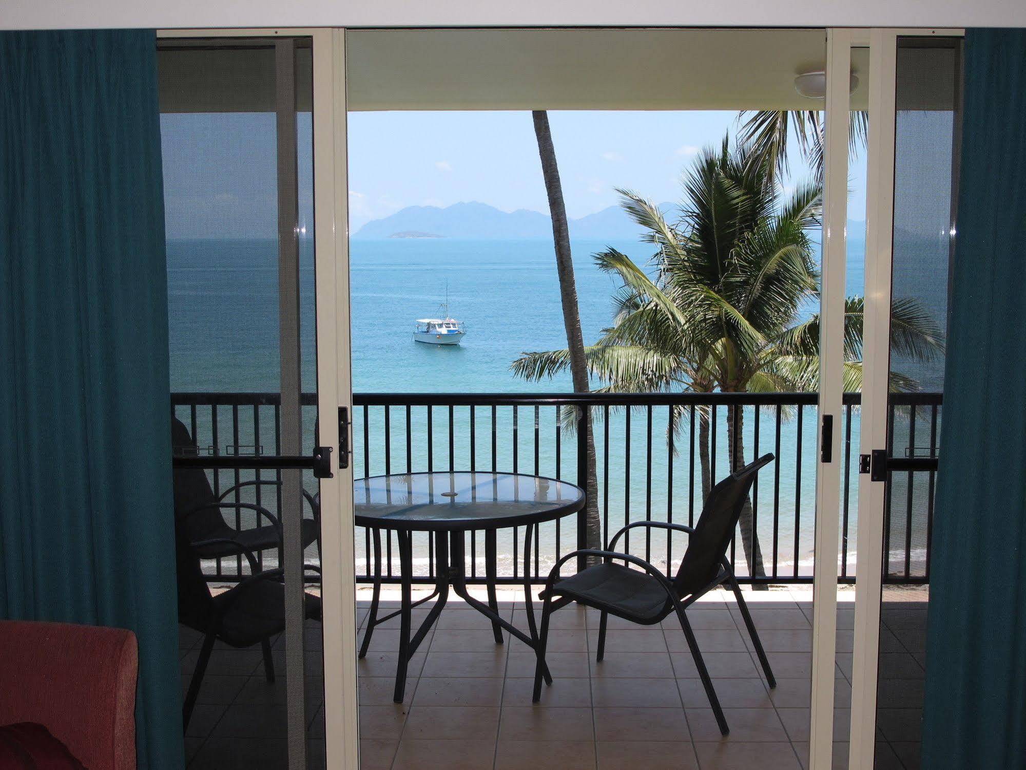Rose Bay Resort Bowen Exterior foto