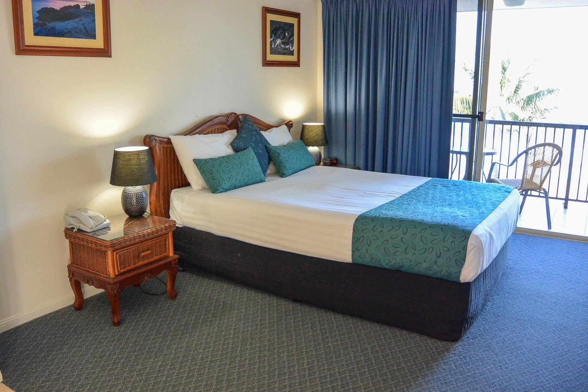 Rose Bay Resort Bowen Exterior foto